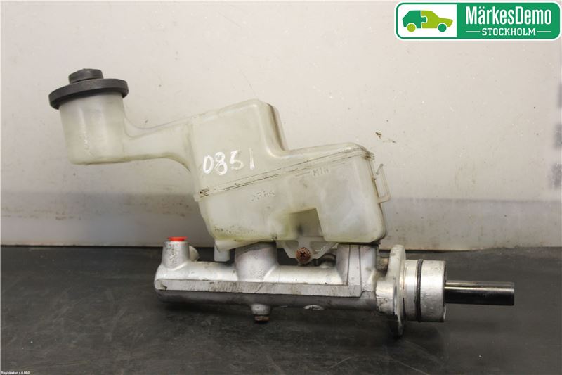 Brake - Master cylinder TOYOTA COROLLA Verso (_E12_)
