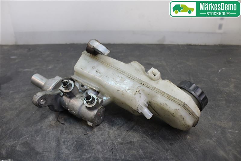 Brake - Master cylinder TOYOTA AURIS (_E15_)