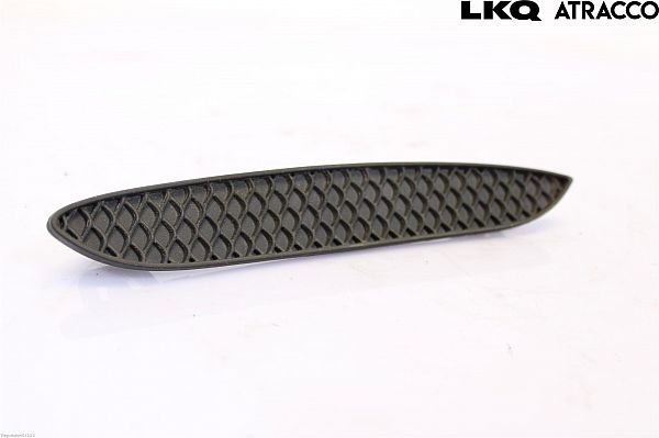 Rear bumper trim bar molding