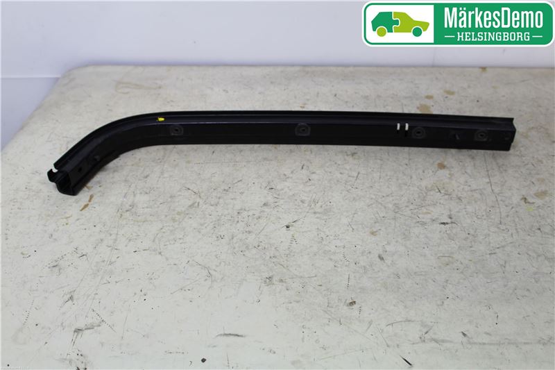 Sliding door bottom rail