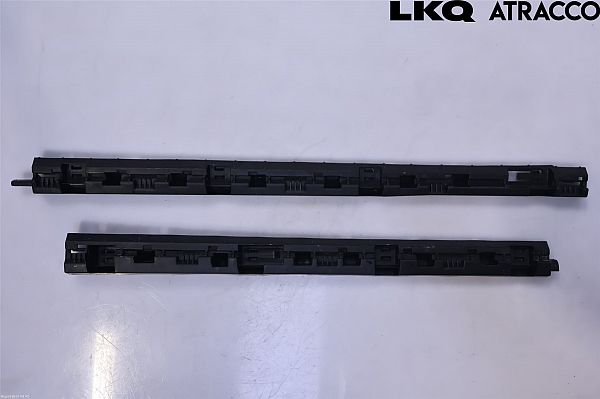 Spoiler du coté (-tablier ) POLESTAR POLESTAR 2