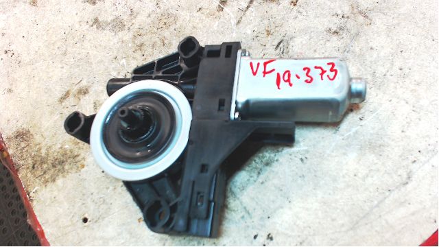 Silnik podnoszenia szyby VOLVO V60 I (155, 157)
