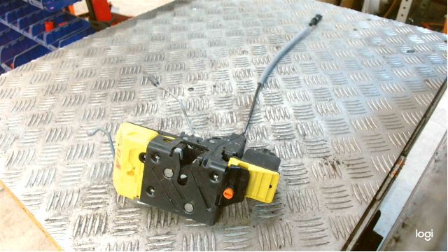 30699754 : Türschloss und Zentralverriegelung - Autoparts24