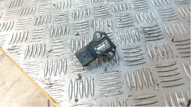 common rail (Injectie) / Verstuiver Brug VW TIGUAN (5N_)
