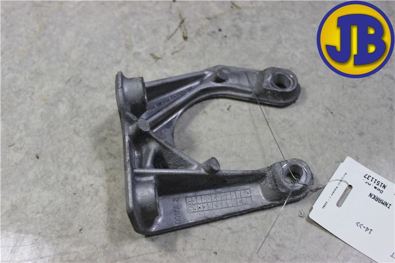 Front differential bracket