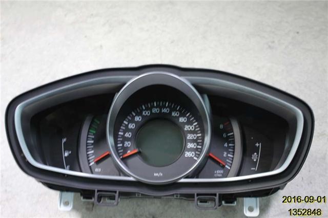 Speedometre VOLVO V40 Hatchback (525, 526)
