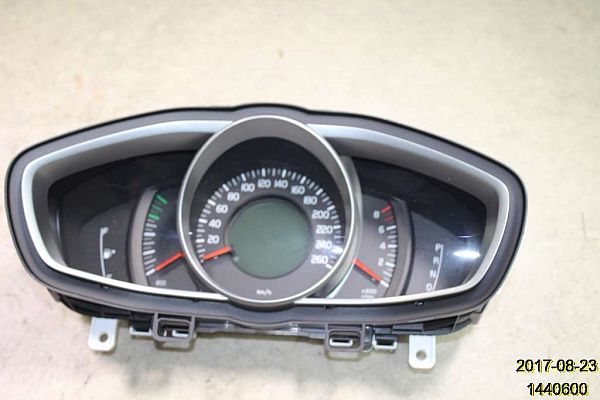 Speedometer VOLVO V40 Hatchback (525, 526)