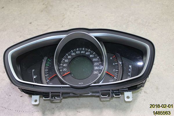 Speedometer VOLVO V40 Hatchback (525, 526)