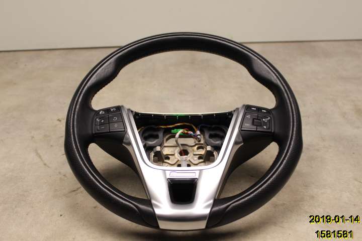 Stuurwiel – de airbag is niet inbegrepen VOLVO V60 I (155, 157)