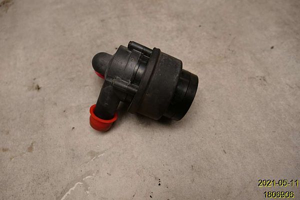 Water pump VOLVO V60 I (155, 157)