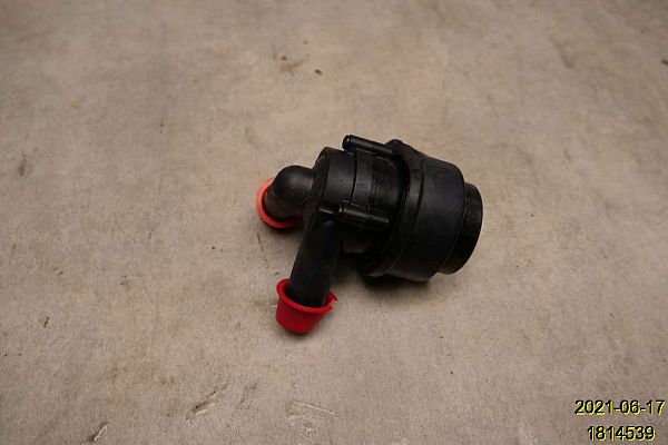 Water pump VOLVO V60 I (155, 157)