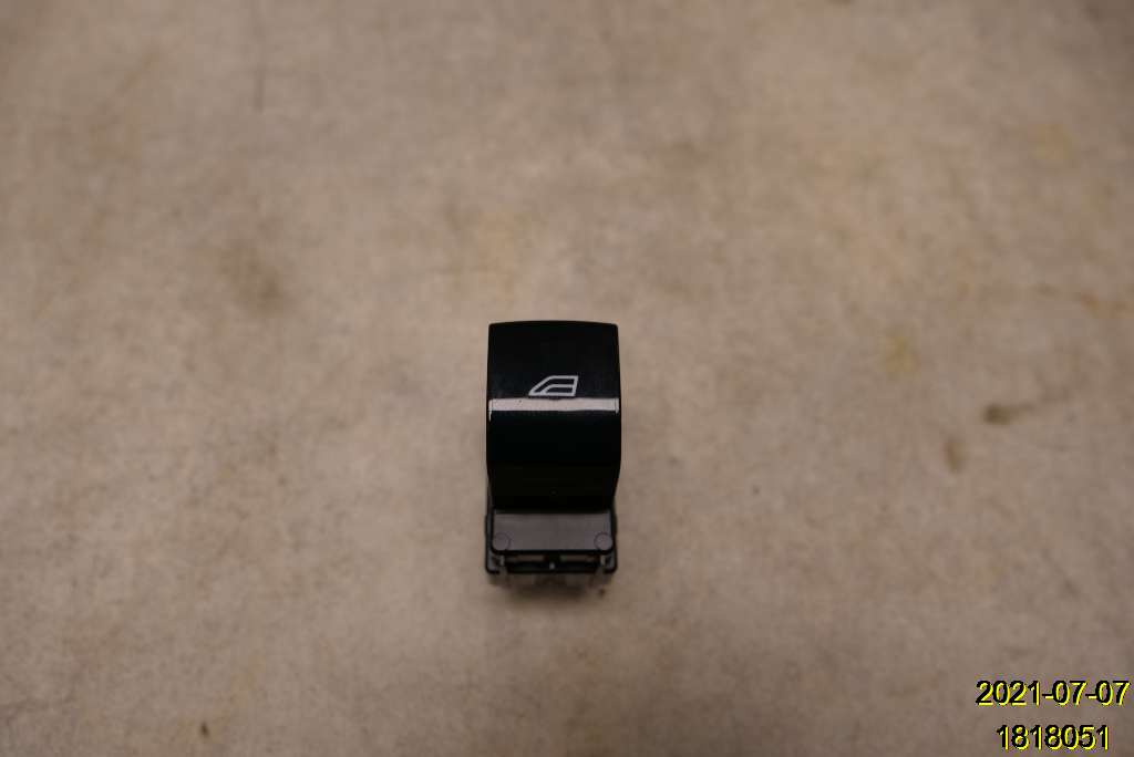 Switch - electrical screen heater POLESTAR POLESTAR 2