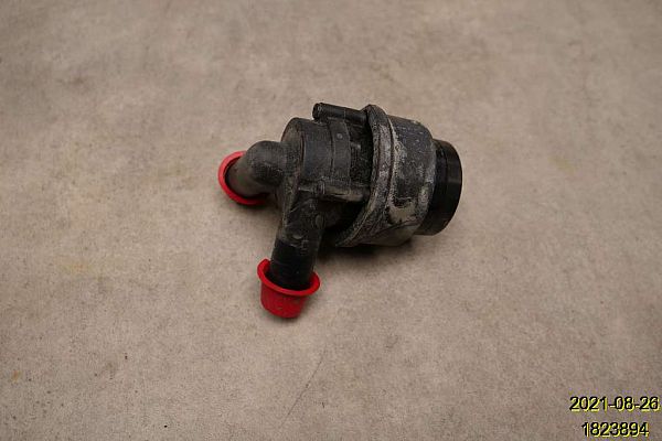 Water pump VOLVO V60 I (155, 157)