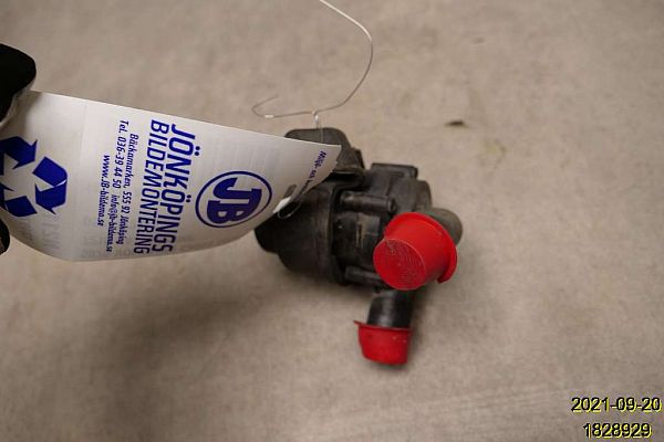 Water pump VOLVO V60 I (155, 157)