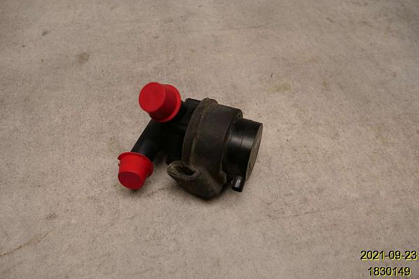 Water pump VOLVO V60 I (155, 157)