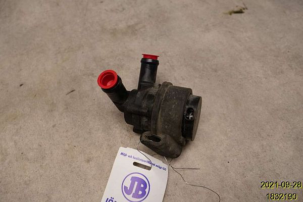 Water pump VOLVO V60 I (155, 157)