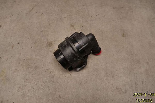 Water pump VOLVO V60 I (155, 157)