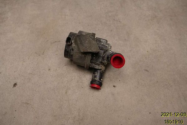 Water pump VOLVO V60 I (155, 157)