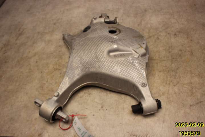 32246510 : Bærearm bag - Autoparts24