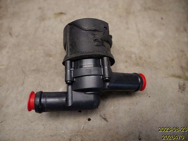 Water pump VOLVO V60 I (155, 157)