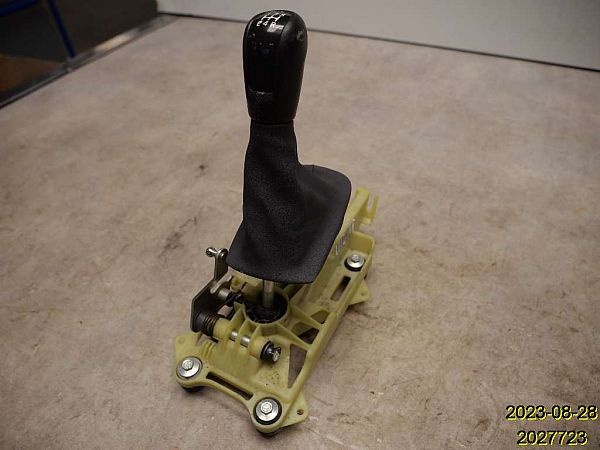 Gear shift VOLVO V50 (545)