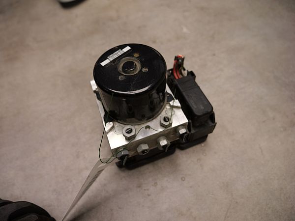 ABS - pump VOLVO S40 II (544)