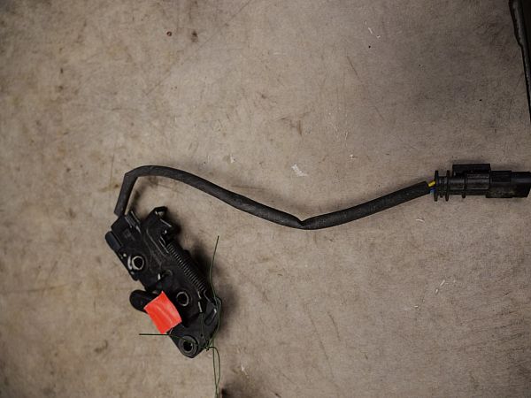 32277429 : Hjelmlås - Autoparts24