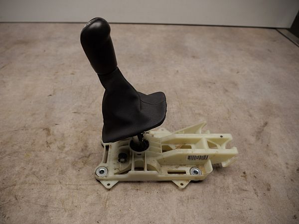 Gear shift VOLVO V50 (545)