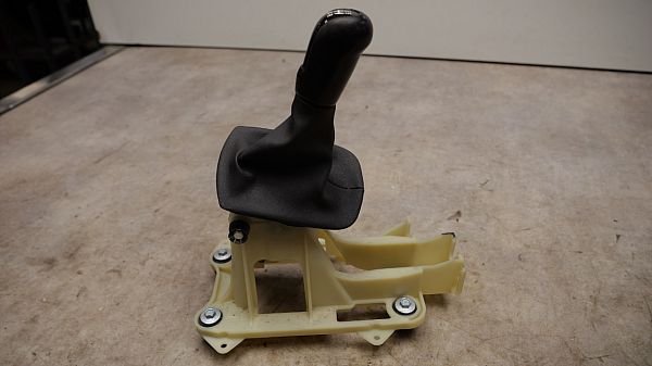 Gear shift VOLVO V50 (545)