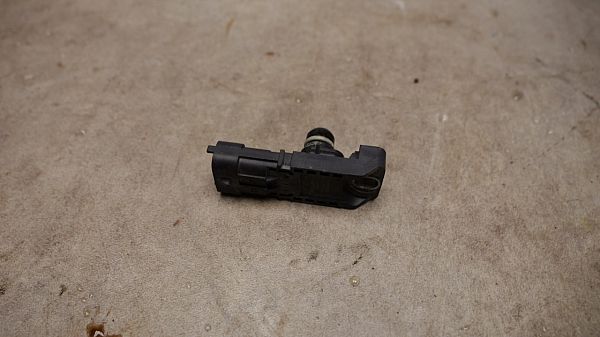 common rail (Injectie) / Verstuiver Brug RENAULT MEGANE IV Grandtour (K9A/M/N_)