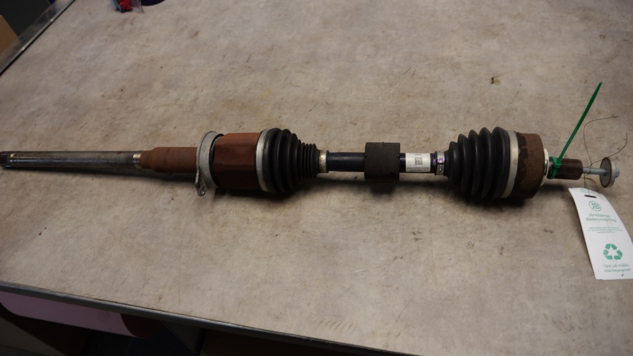 36003649 : Drive shaft - front - Autoparts24