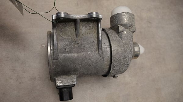 Water pump VOLVO V70 III (135)