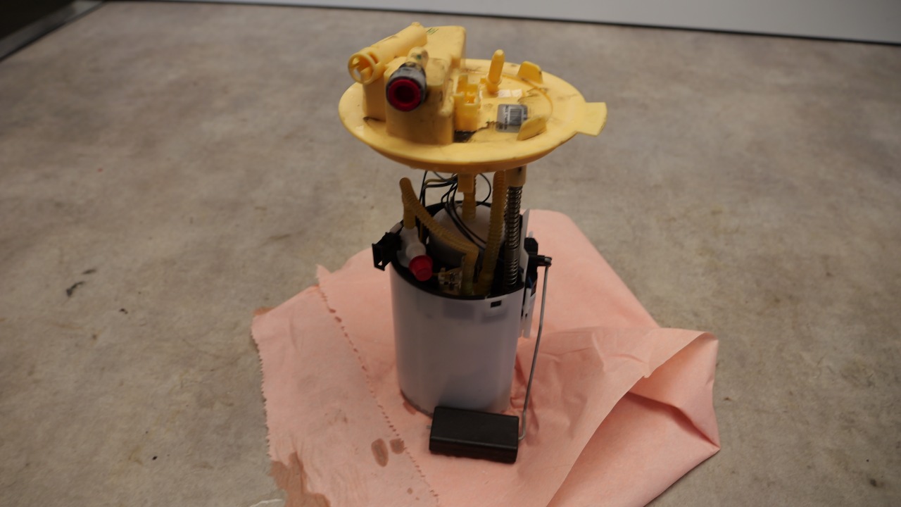 交渉確定品 OEM Emission System Detection Leak Pump 31372293 For Volvo