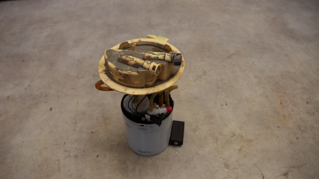 交渉確定品 OEM Emission System Detection Leak Pump 31372293 For Volvo