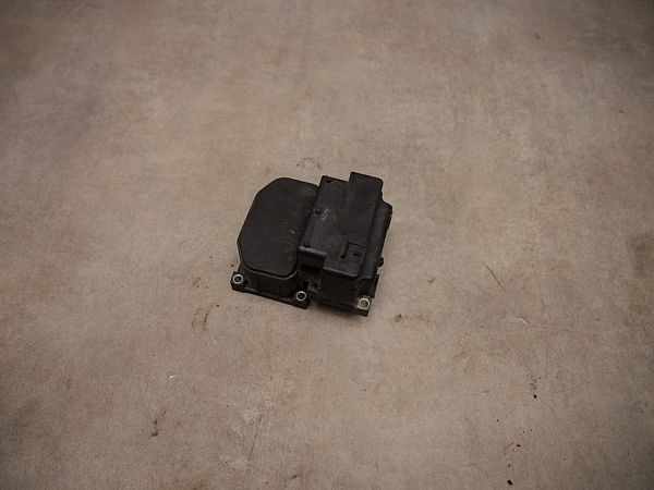 Boitier commande ABS VOLVO V40 Estate (645)