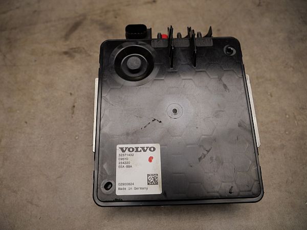 Converter / inverter - electric VOLVO V60 II Cross Country (227)