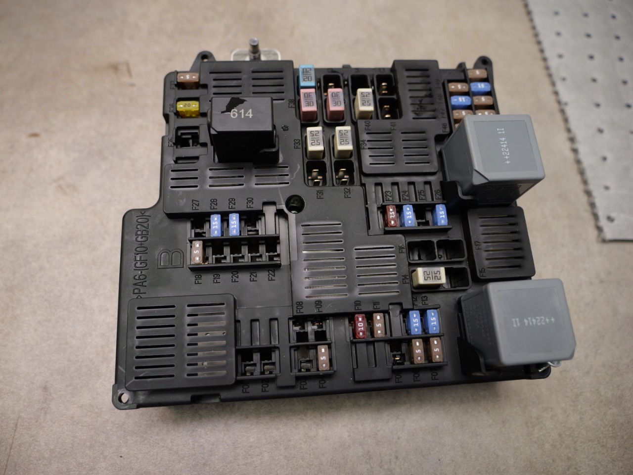 Volvo XC60 II (246) Fuse box 31398004, 32212299
