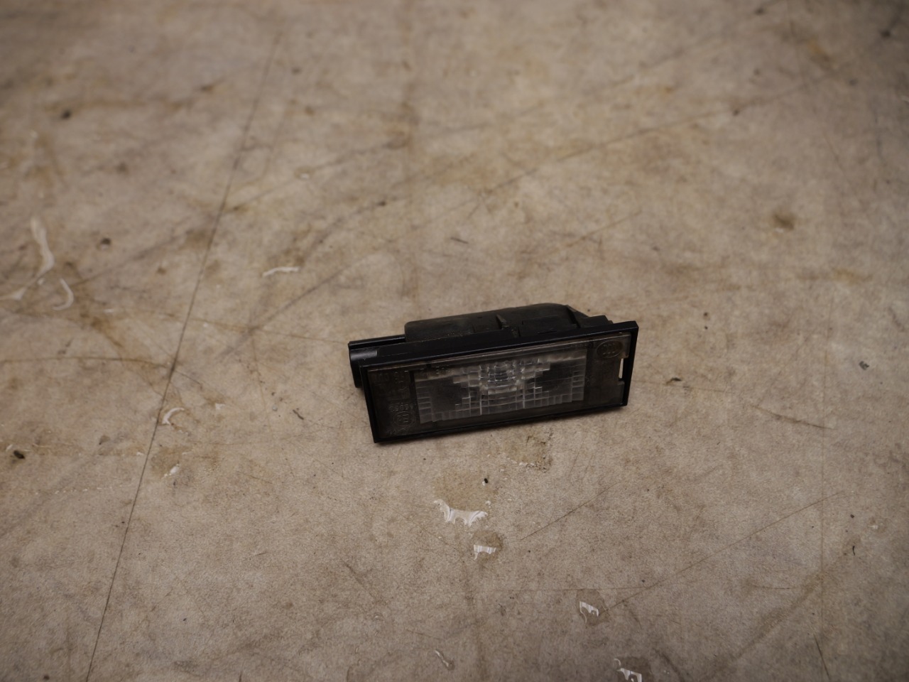 Nummernschildbeleuchtung RENAULT KADJAR (HA_, HL_)