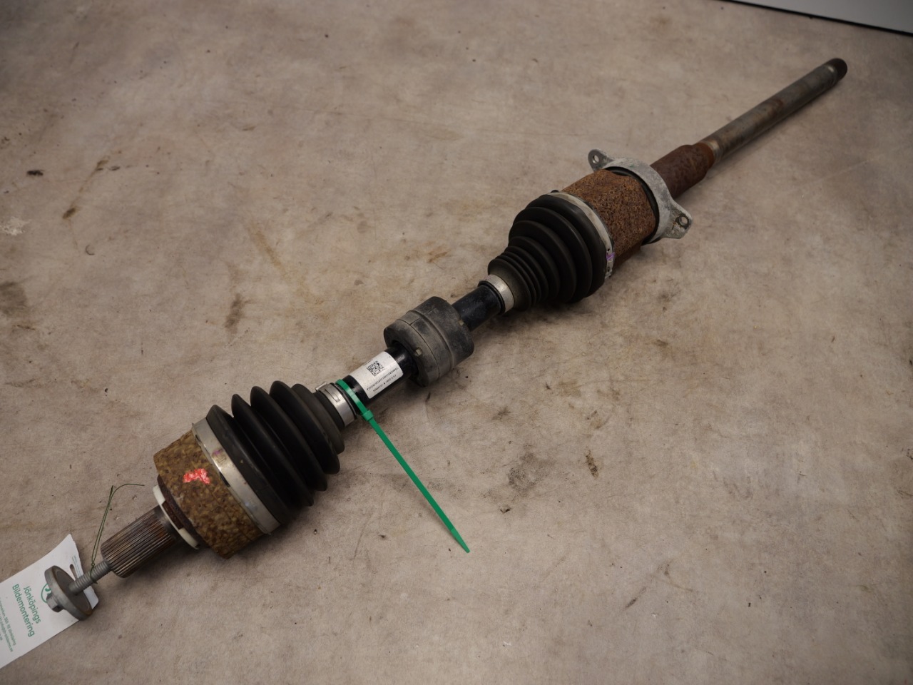 36003649 : Drive shaft - front - Autoparts24