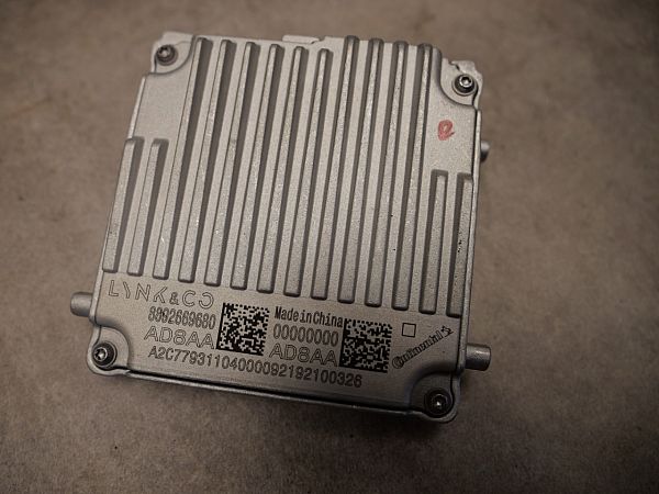 Sensor - adaptive Geschwindigkeitsregelung LYNK & CO 01