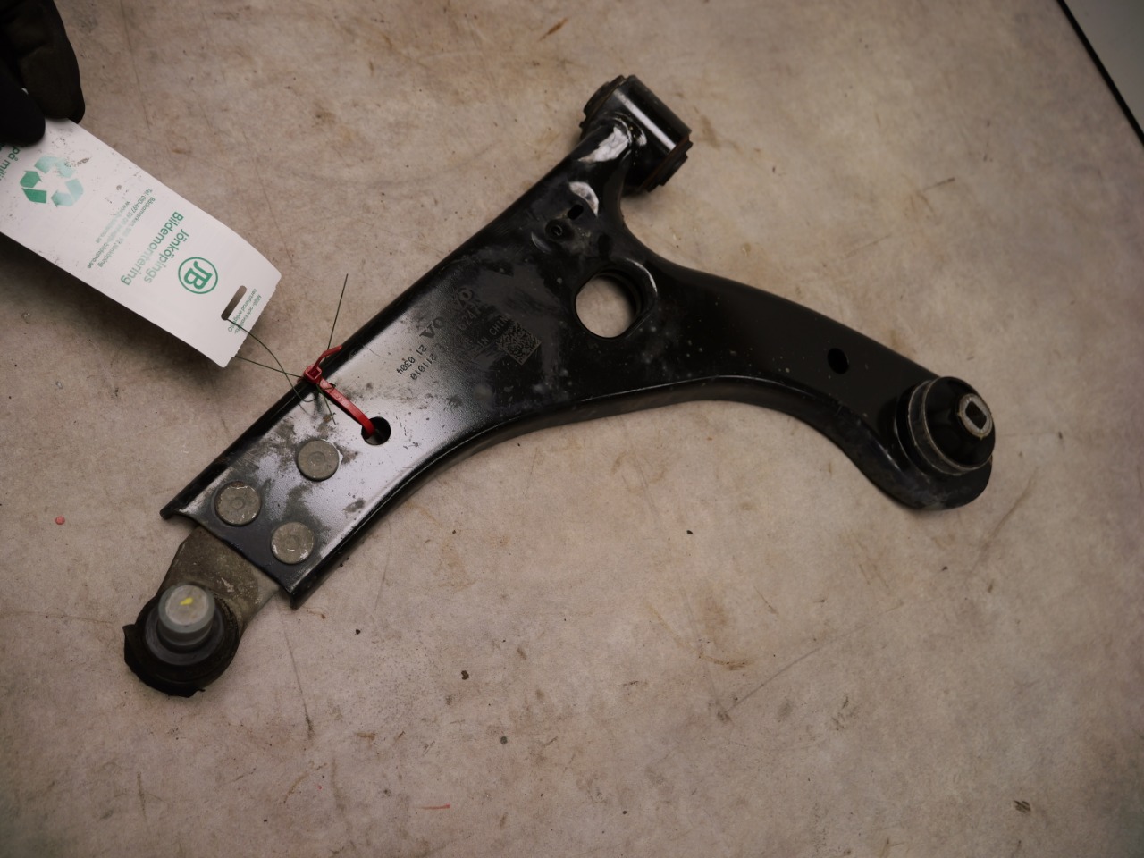 まろんページ Volvo XC40 (536) Wishbone - front lower 32346247, 32400868