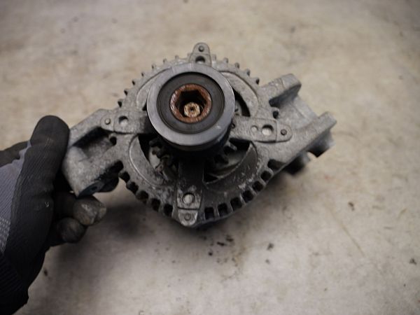 Alternator VOLVO C30 (533)