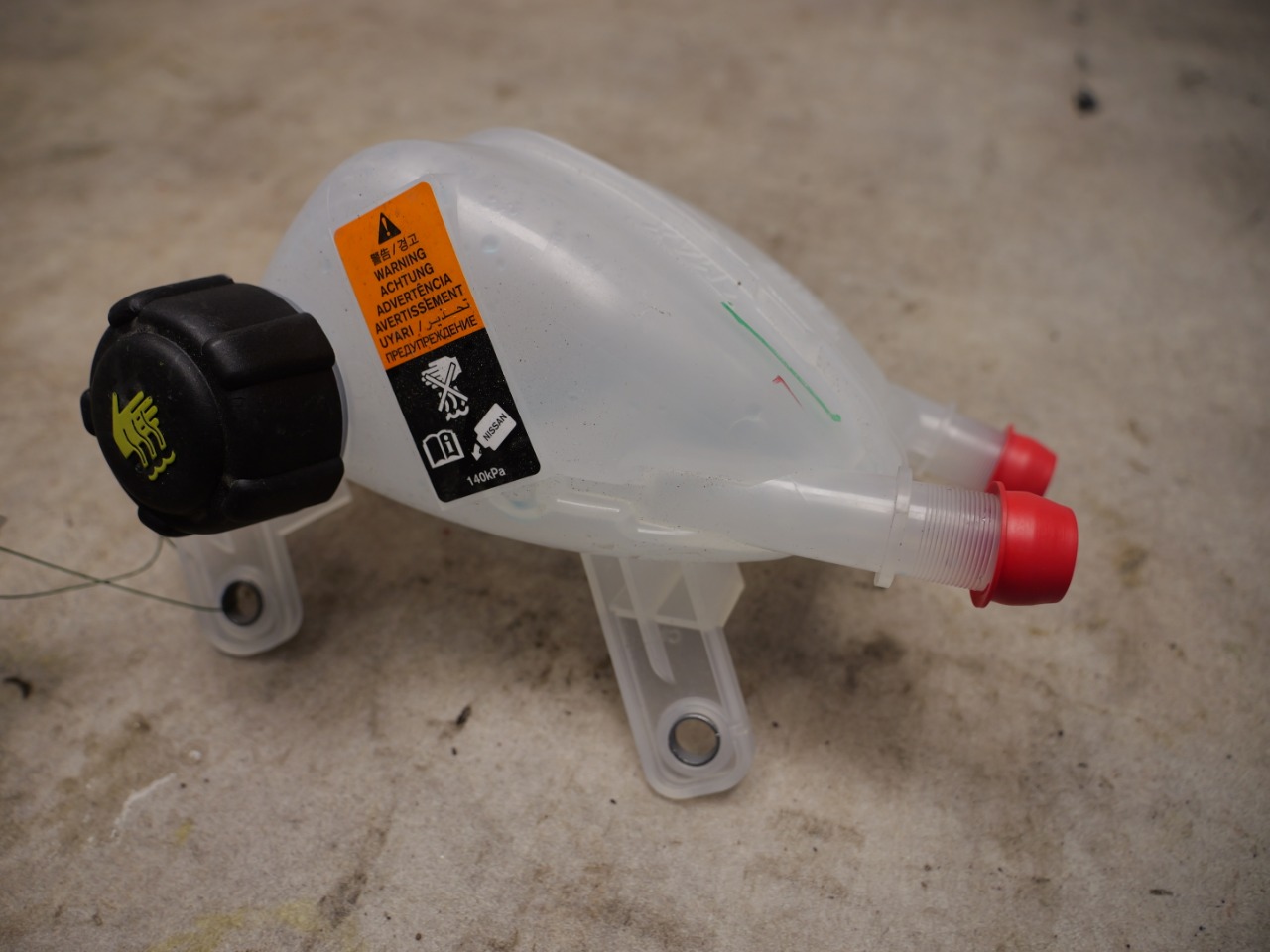 Vase d'Expansion de Liquide de Refroidissement compatible pour Renault Espace R5 R19 R11 R21 R25 Trafic OEM : 7701203221 7701462798