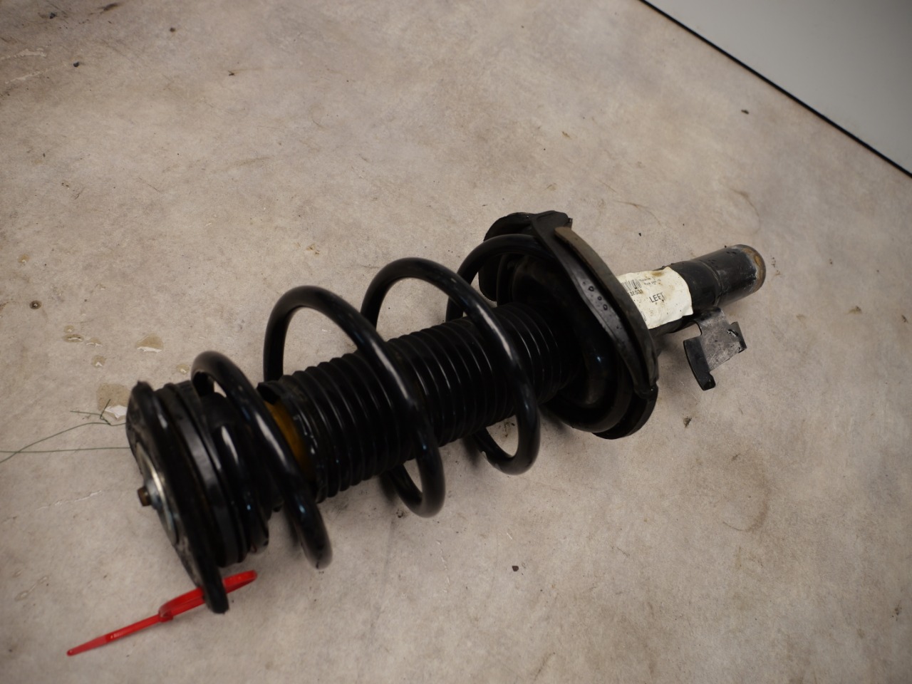 Volvo V40 Cross Country (526) Front shock 31658959
