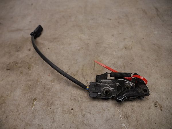 Volvo C40 Motorhauben Schloss gebraucht kaufen - Autoparts24