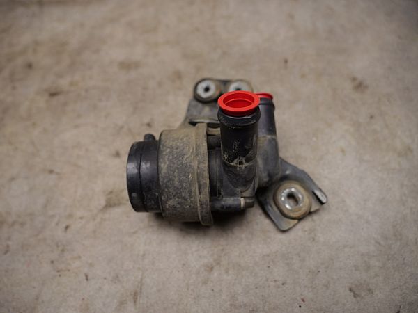 Water pump VOLVO V70 III (135)