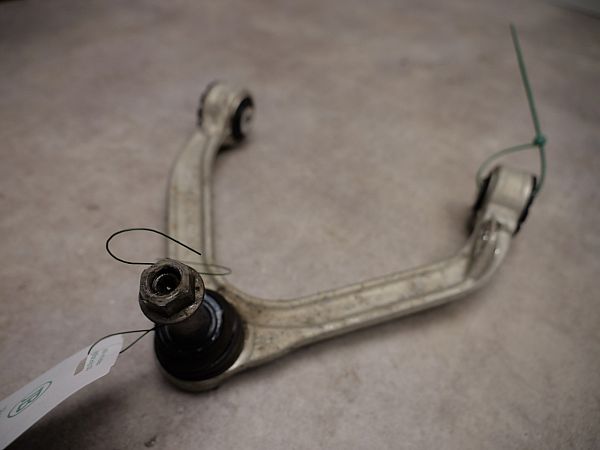 32395246 : Bærearm forrest øverst - Autoparts24