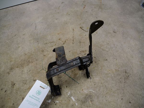 Support de pompe de direction assistée