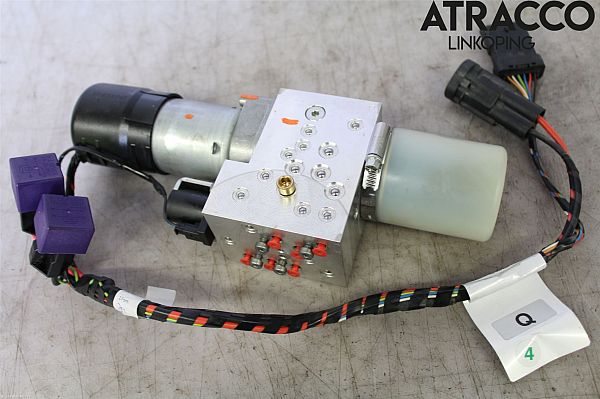 Convertible roof hydraulic pump