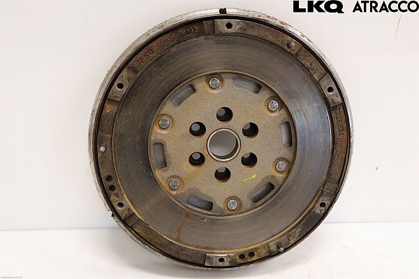 Dual mass flywheel